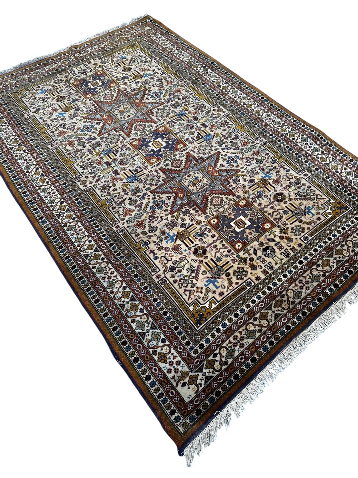 Tapis persan fait main 270cm x 170cm