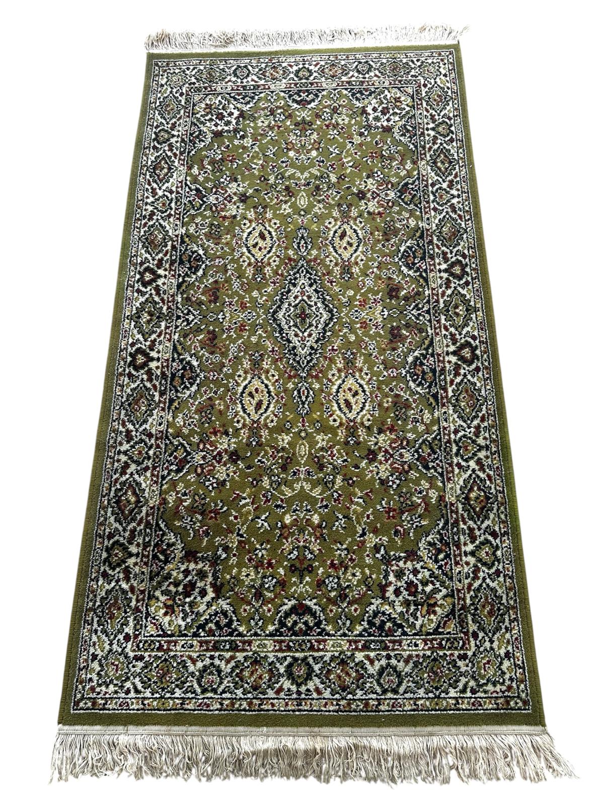 Tapis oriental en laine 180cm x 90cm