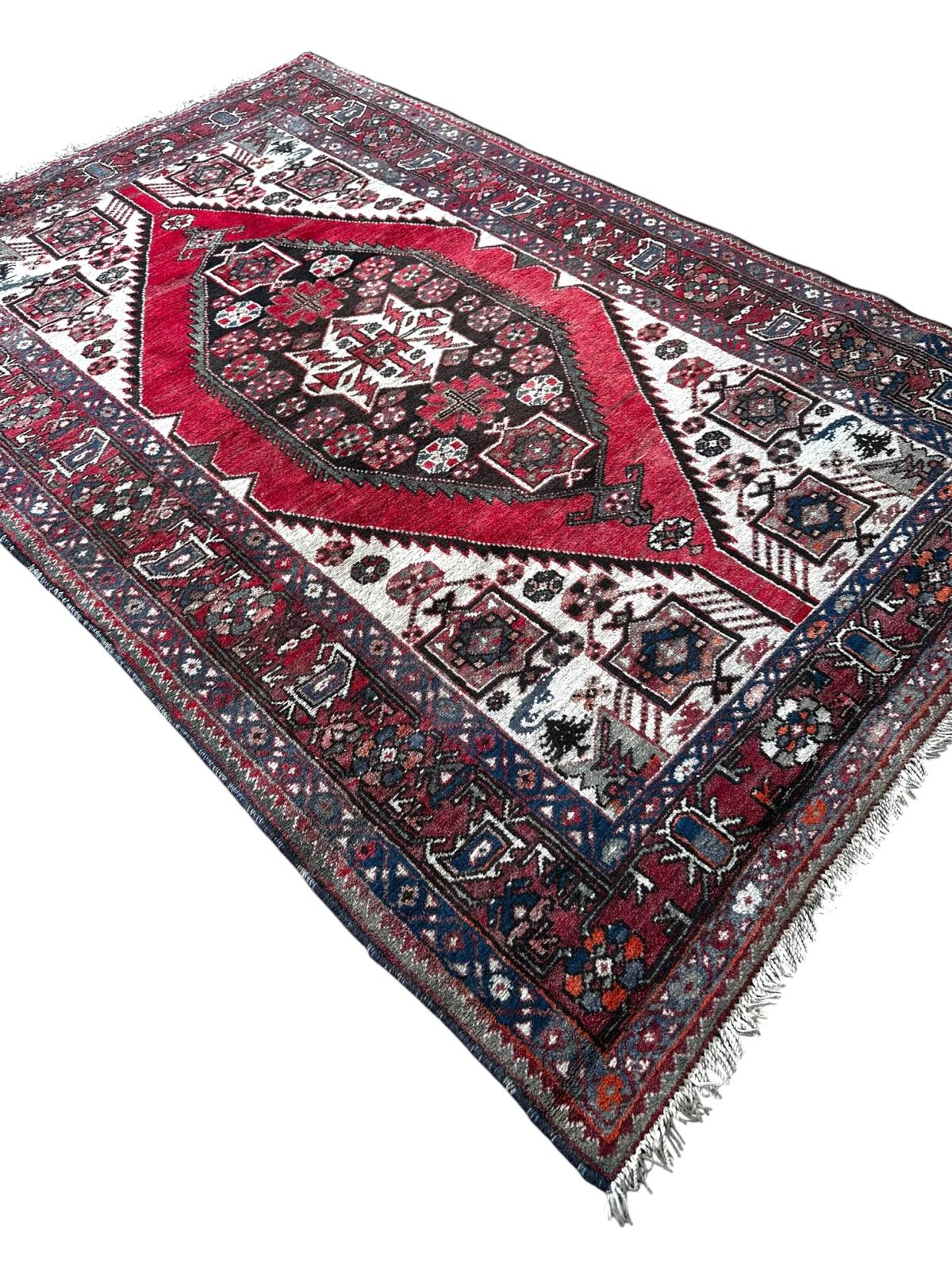 Tapis persan fait main 205cm x 135cm