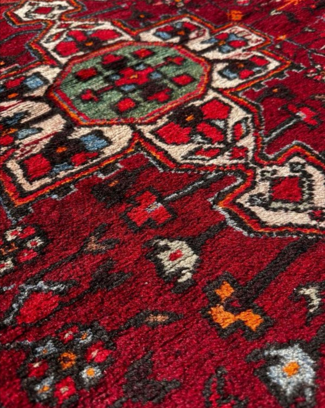 Tapis persan fait main 210cm x 140cm
