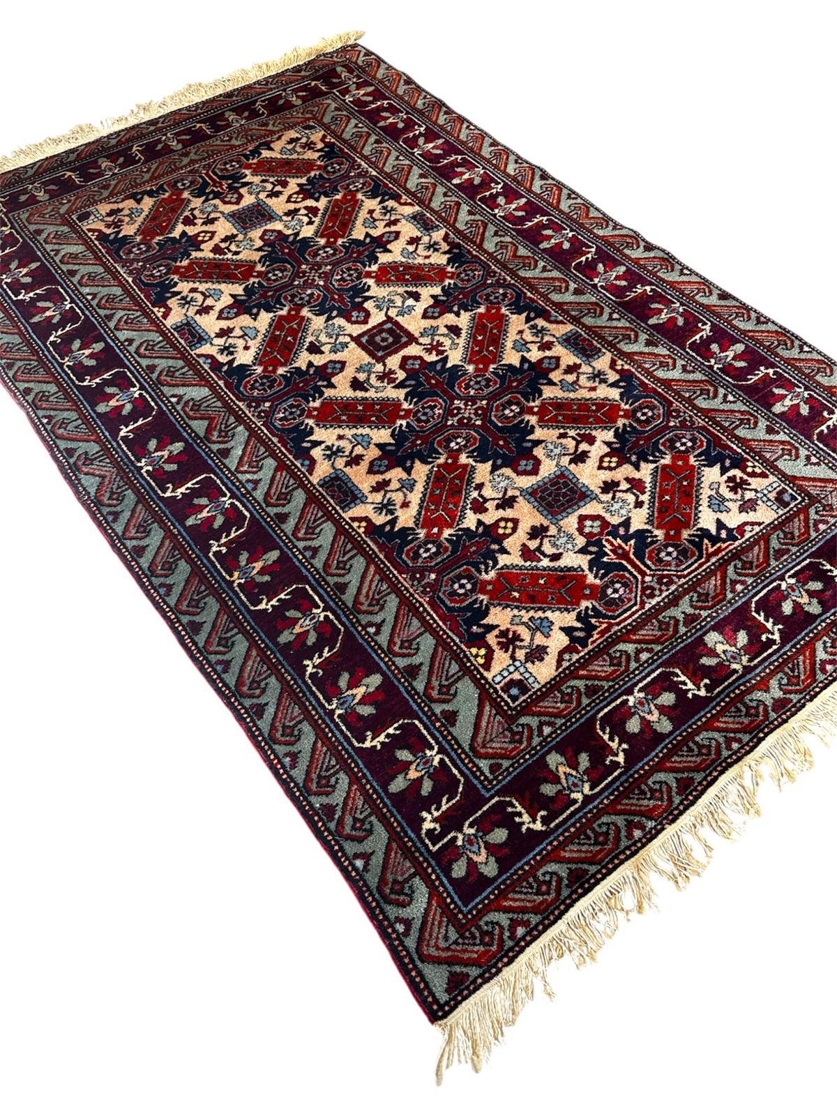 Tapis turc fait main 125cm x 205cm